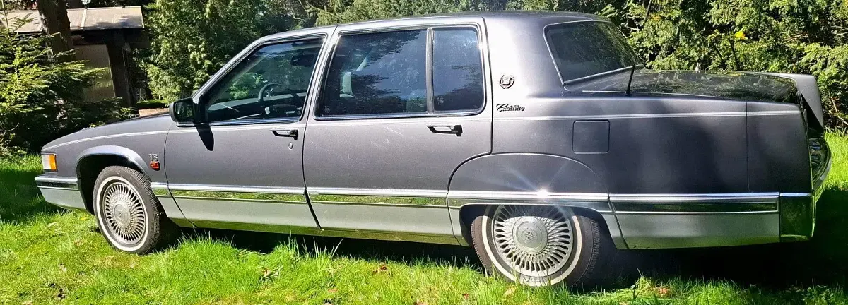 Second-hand Cadillac Deville 211 CP (155 kW) 1993 Gri Berlinǎ