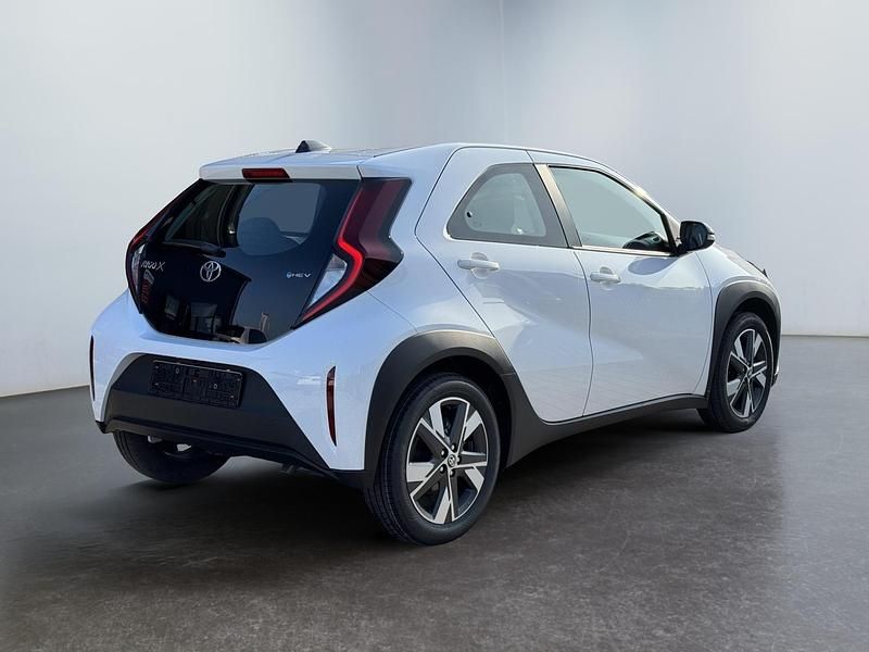 Neu Toyota Aygo X Comfort 116 PS (85 kW) 2026 Super white SUV