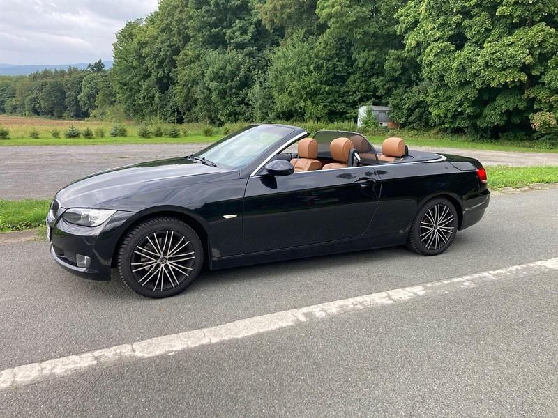 Schwarz Gebraucht 2008 BMW 320 Cabriolet Sport Line Cabrio | 8.995 € (Guter Preis) - Bild 1/4