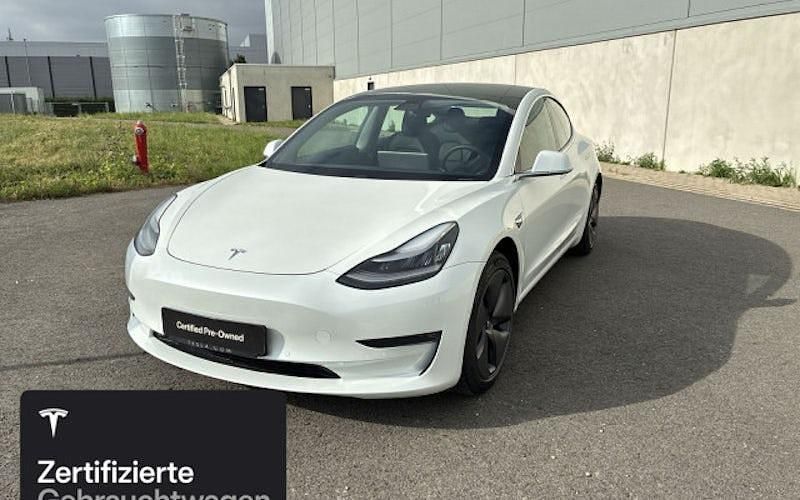 Weiß Gebraucht 2020 Tesla Model 3 Long Range RWD Limousine | 27.300 € (Teuer) - Bild 1/4