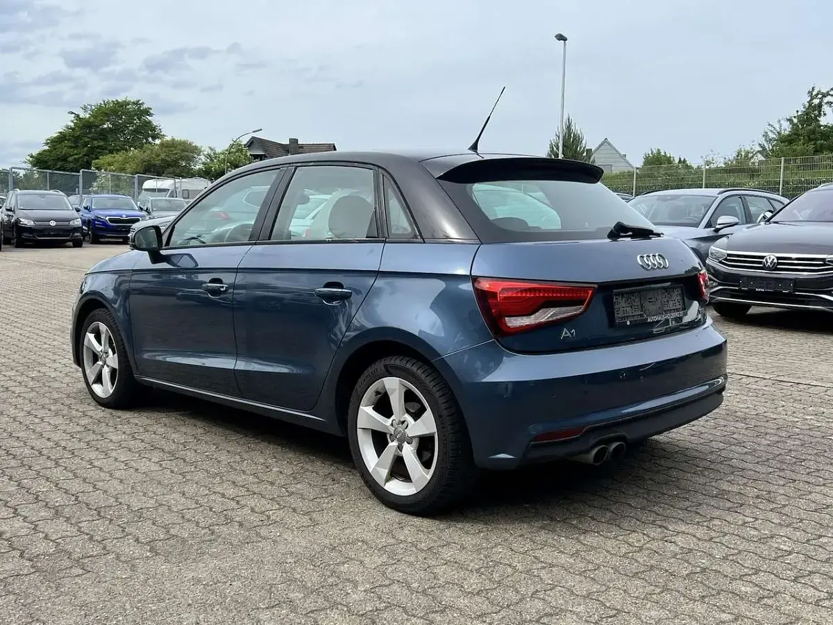 Gebraucht Audi A1 Sportback Comfort 125 PS (91 kW) 2016 Blau Kleinwagen
