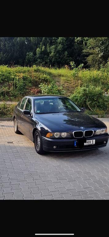 Schwarz Gebraucht 2000 BMW 525 Limousine | 4.388 € (Superpreis) - Bild 1/4