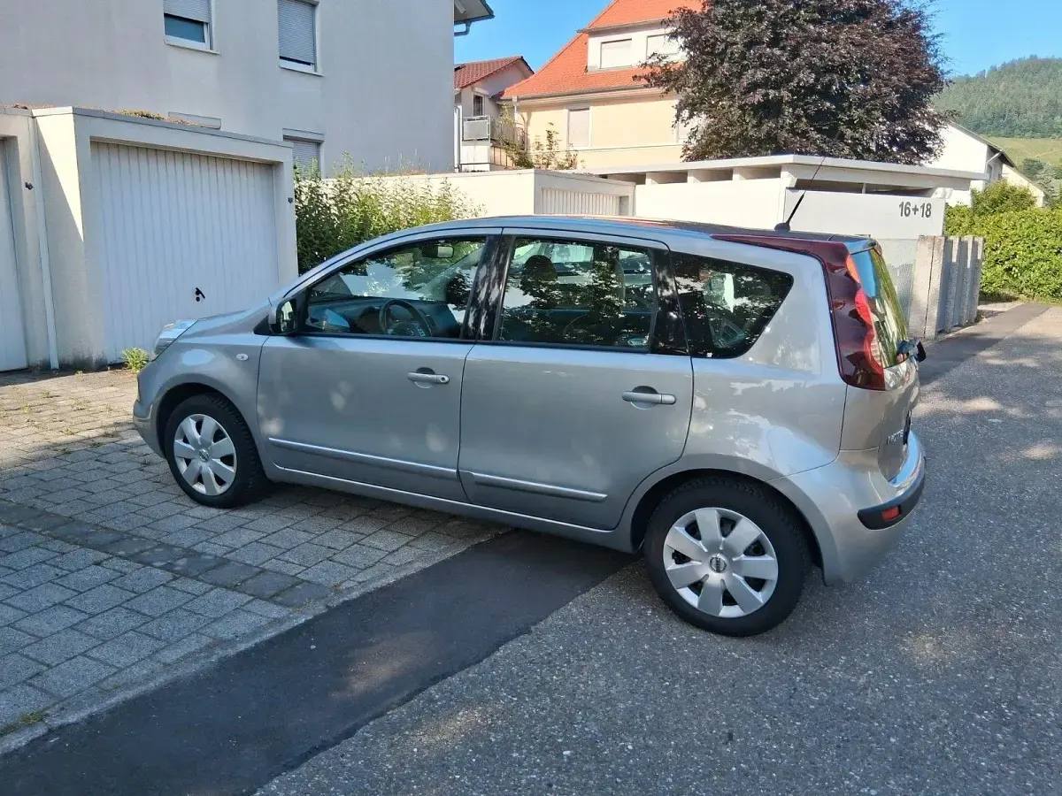 Gebraucht Nissan Note I-Way 110 PS (80 kW) 2012 Silber Kleinwagen