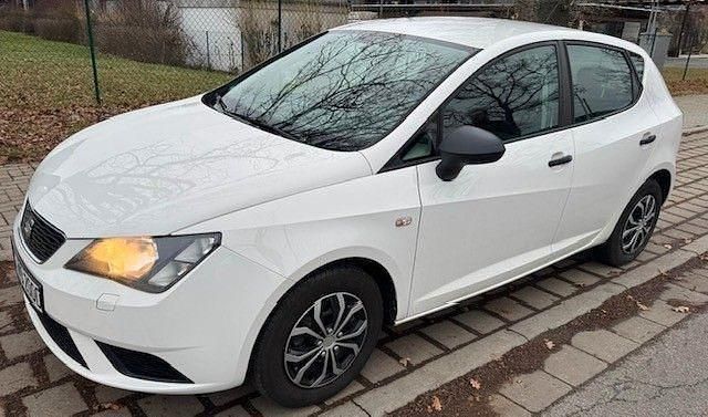 Weiß Gebraucht 2016 Seat Ibiza Kleinwagen | 5.800 € (Guter Preis) - Bild 1/4
