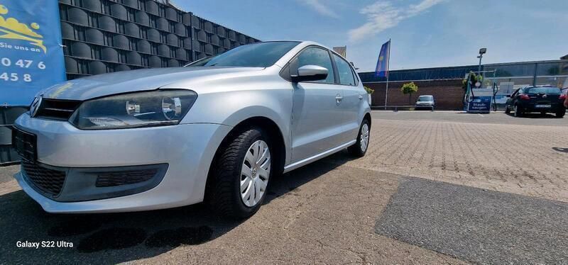 Silber Gebraucht 2010 VW Polo Kleinwagen | 8.165 € (Fairer Preis) - Bild 1/4