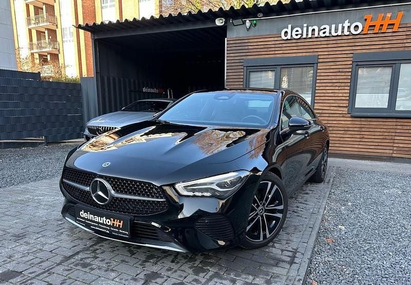 Schwarz Gebraucht 2024 Mercedes CLA200 Limousine | 32.999 € (Guter Preis) - Bild 1/4