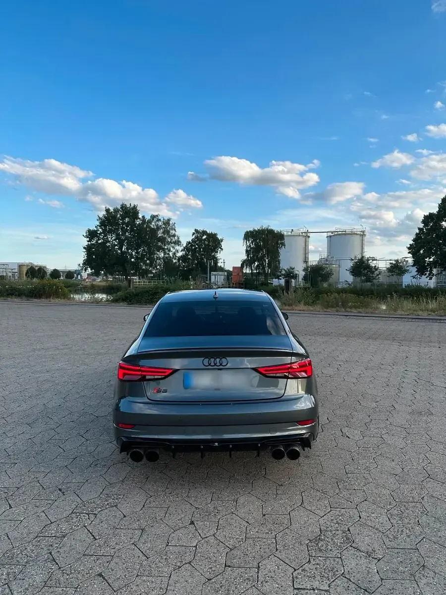 Gebraucht Audi S3 Design 310 PS (228 kW) 2017 Grau Limousine