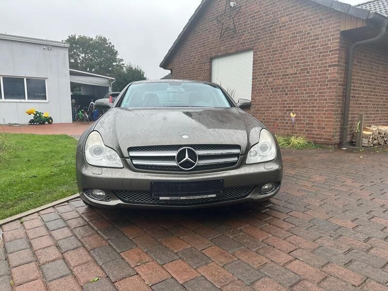 Braun Gebraucht 2008 Mercedes CLS320 Limousine | 13.600 € (Etwas zu teuer) - Bild 1/4