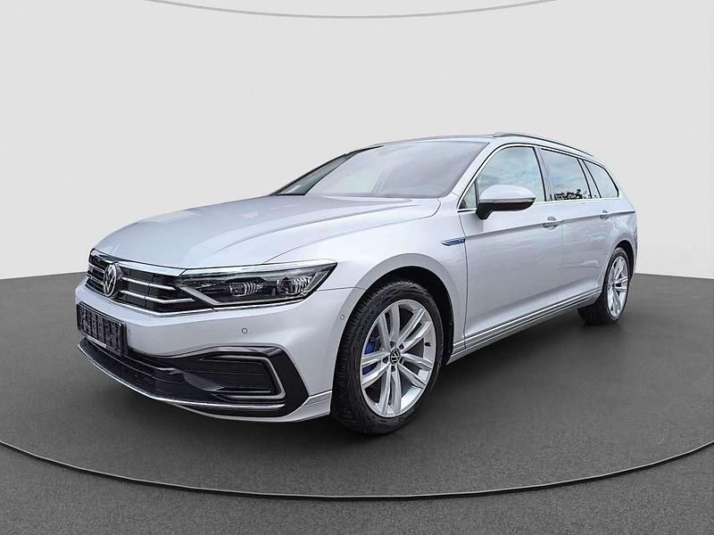 Gebraucht VW Passat GTE 218 PS (160 kW) 2021 Silber Kombi