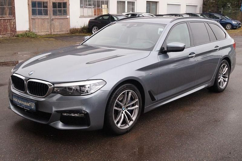 Blau Gebraucht 2017 BMW 530 M Sport Kombi | 25.500 € (Fairer Preis) - Bild 1/4