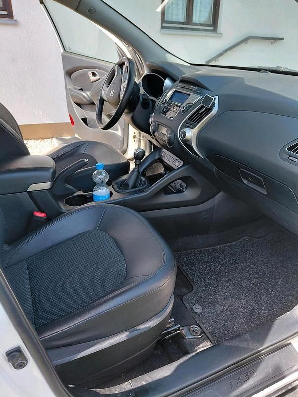 Gebraucht Hyundai ix35 136 PS (100 kW) 2012 Weiß SUV