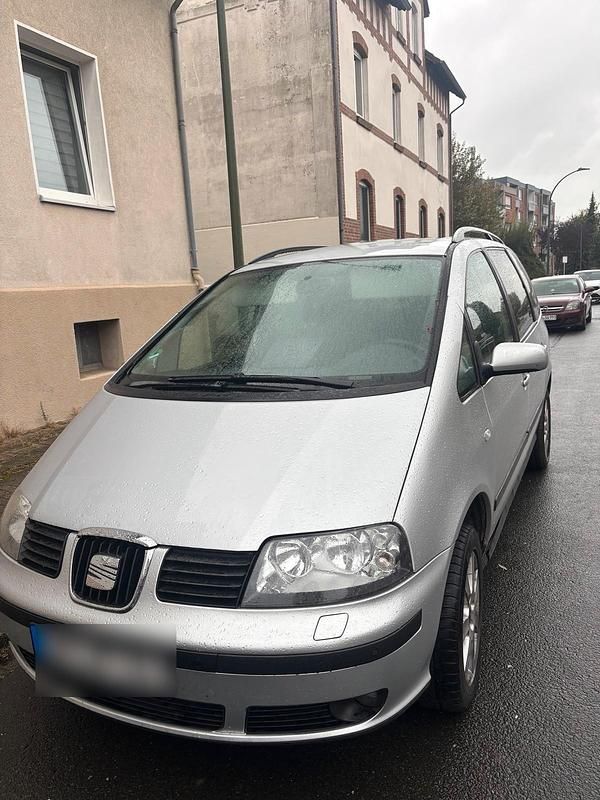 Silber Gebraucht 2007 Seat Alhambra Van / Kleinbus | 2.300 € (Guter Preis) - Bild 1/4