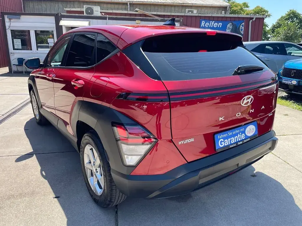 Gebraucht Hyundai Kona Prime 141 PS (103 kW) 2024 Rot SUV