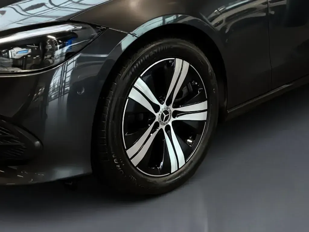 Gebraucht Mercedes C300 Avantgarde 258 PS (189 kW) 2022 Grau Limousine