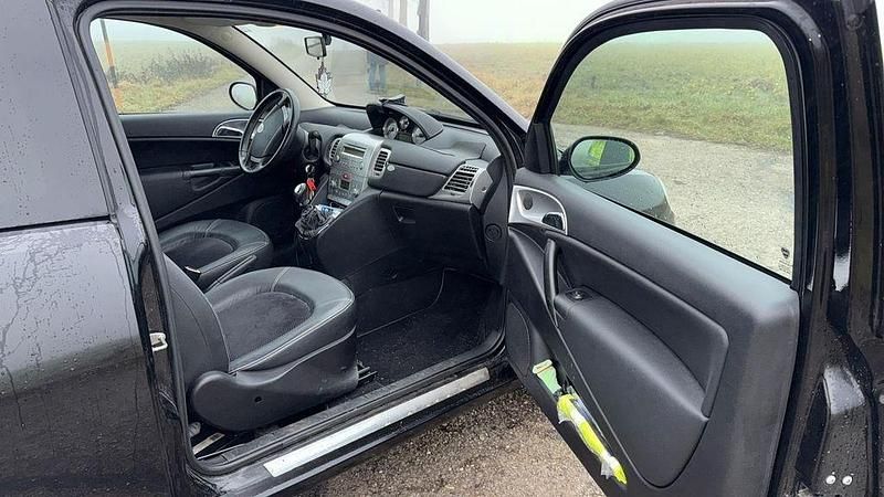 Second-hand Lancia Ypsilon 77 CP (56 kW) 2008 Negru Hatchback