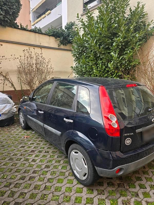 Gebraucht Ford Fiesta 60 PS (44 kW) 2006 Blau Kleinwagen