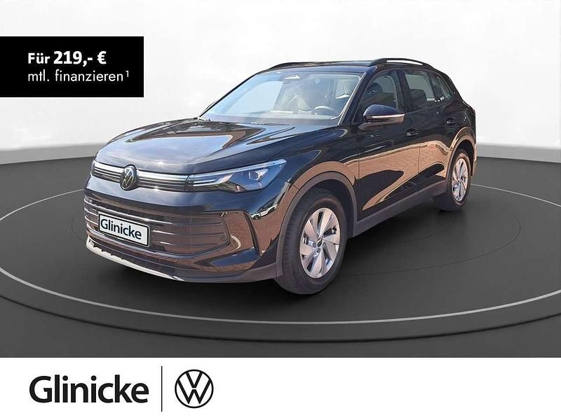 Grenadillschwarz metallic Neu 2025 VW Tiguan SUV | 34.970 € (Superpreis) - Bild 1/3