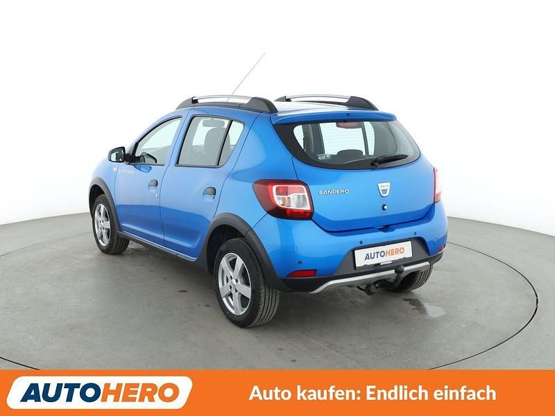 Gebraucht Dacia Sandero Prestige 90 PS (66 kW) 2014 Blau Kleinwagen