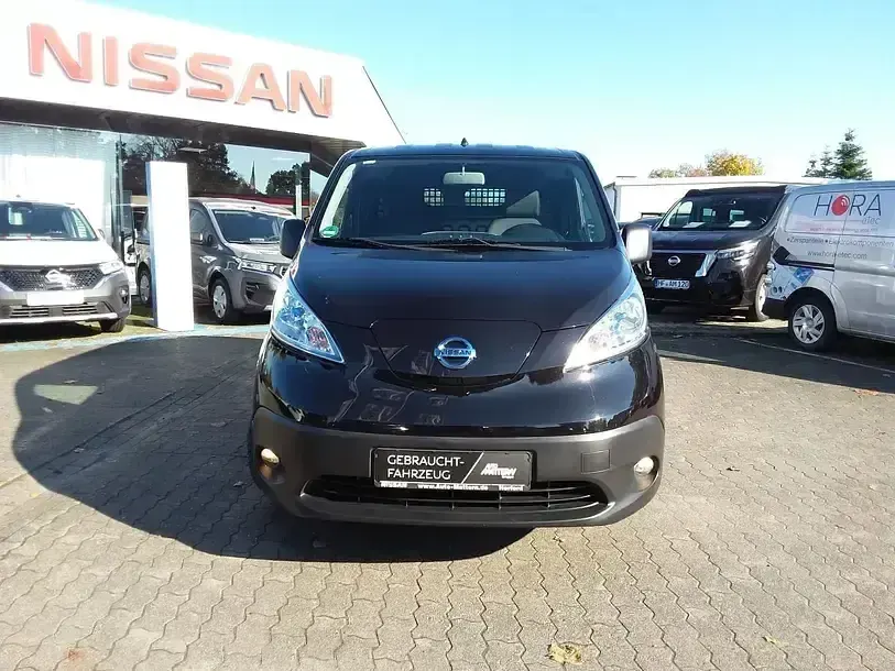 Gebraucht Nissan e-NV200 Comfort 80 kW (109 PS) 2020 Black (m) (metallic) Van / Kleinbus