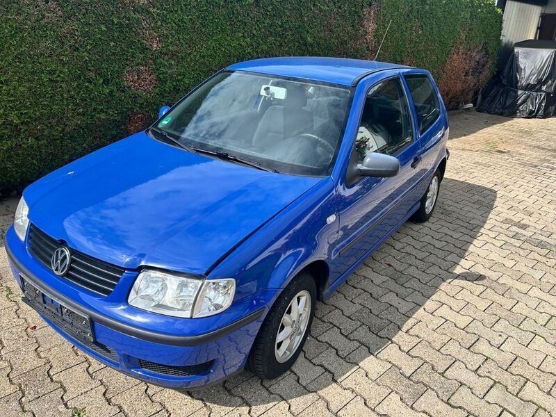 Blau Gebraucht 2001 VW Polo Basis Kleinwagen | 600 € (Guter Preis) - Bild 1/4