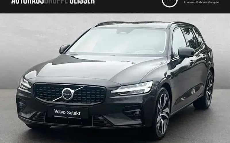 Gebraucht Volvo V60 Plus 197 PS (144 kW) 2025 Platinum grau Kombi
