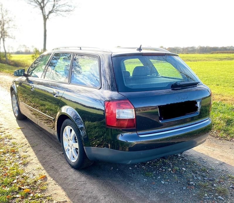 Schwarz Gebraucht 2003 Audi A4 Kombi | 1.400 € (Superpreis) - Bild 1/4