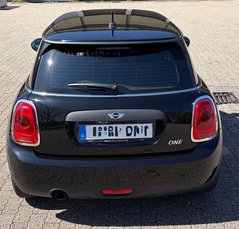 Usata Mini ONE 102 CV (75 kW) 2017 Nero Utilitaria