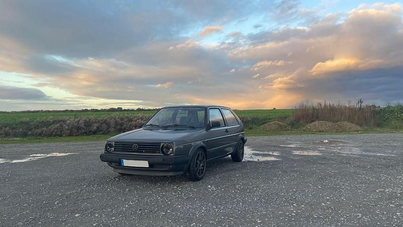 Grau Gebraucht 1990 VW Golf II GTI Kleinwagen | 11.000 € - Bild 1/4
