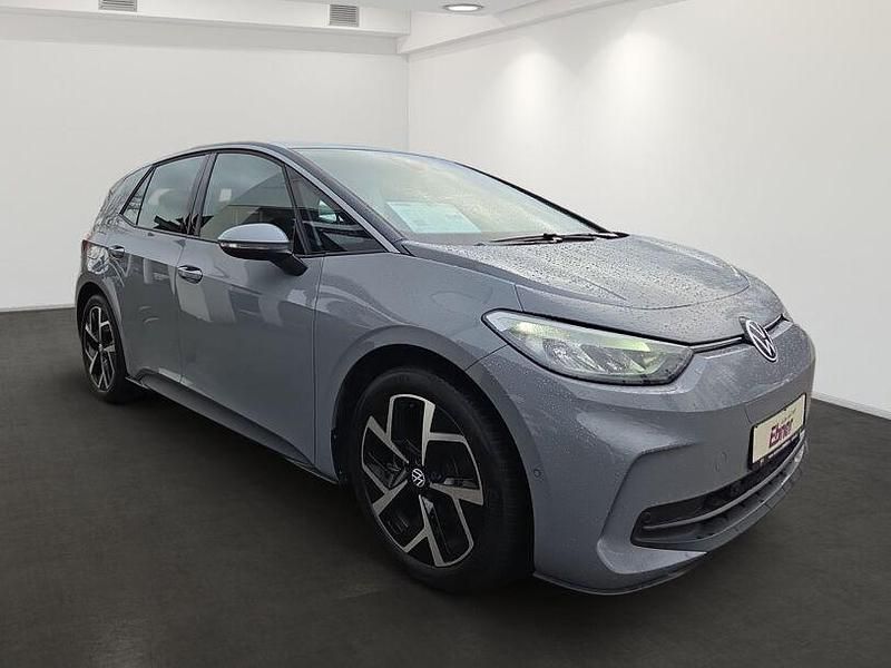 Gebraucht VW ID.3 Pro 150 kW (204 PS) 2023 Mondsteingrau/schwarz Kleinwagen