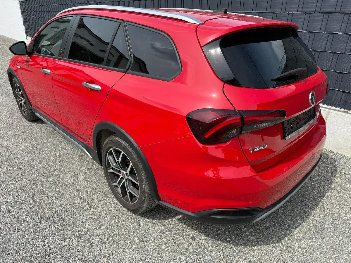 Gebraucht Fiat Tipo Cross 101 PS (74 kW) 2022 Rot Kombi