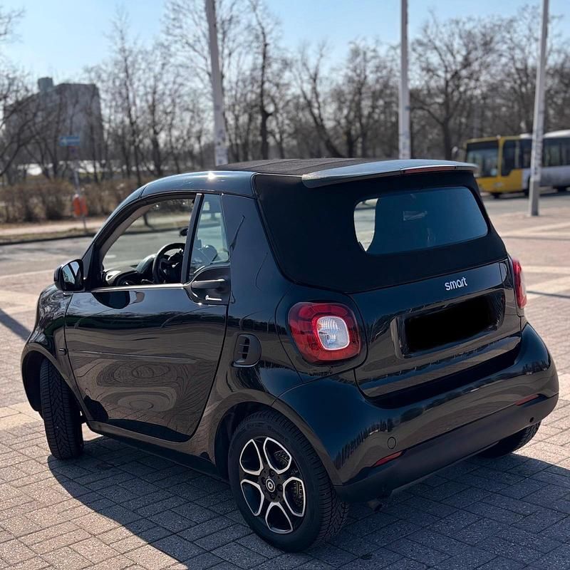 Gebraucht Smart ForTwo Cabrio 90 PS (66 kW) 2017 Schwarz Cabrio