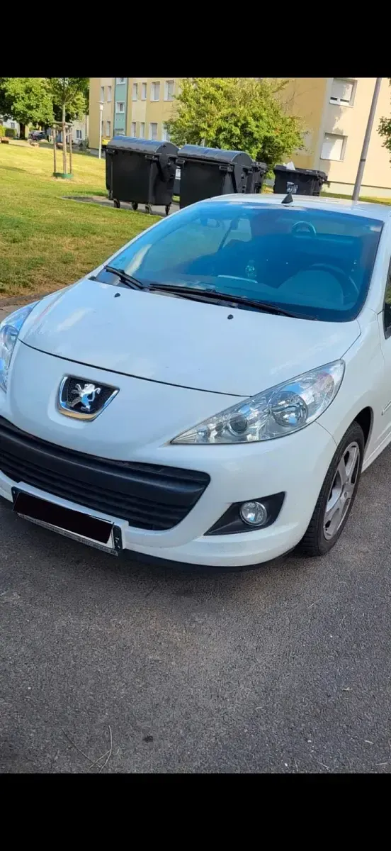 Gebraucht Peugeot 207 CC 120 PS (88 kW) 2011 Weiß Cabrio
