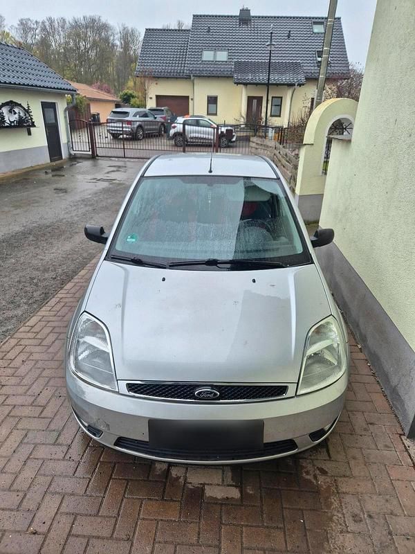 Gebraucht Ford Fiesta 80 PS (58 kW) 2002 Grau Kleinwagen