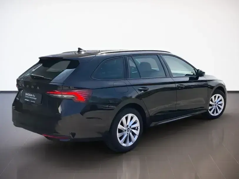 Gebraucht Skoda Octavia Selection 150 PS (110 kW) 2025 Blackmagic perleffekt Kombi
