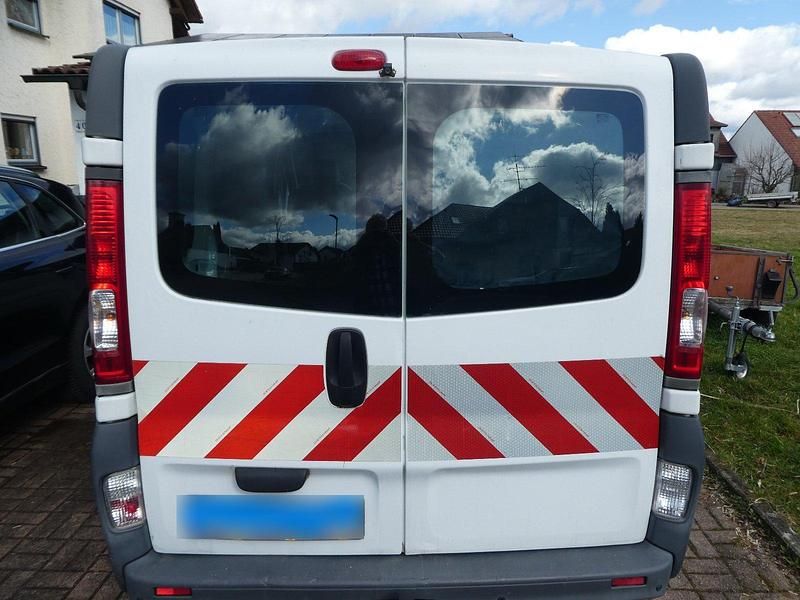 Gebraucht Opel Vivaro 90 PS (66 kW) 2011 Weiß Van / Kleinbus