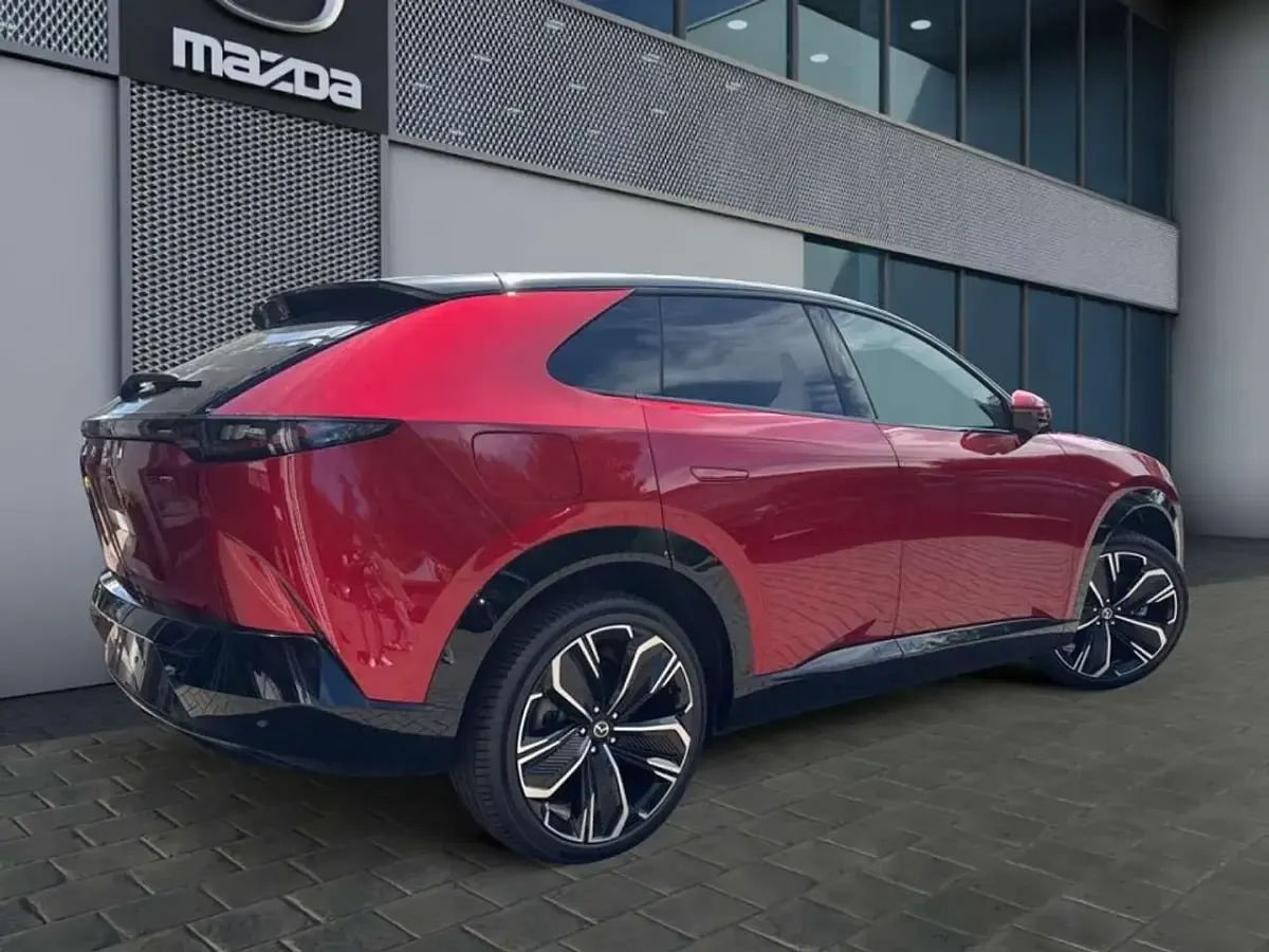 Neu Mazda CX-6e Takumi-Line 189 kW (258 PS) 2026 Multitone soul red crystal  SUV