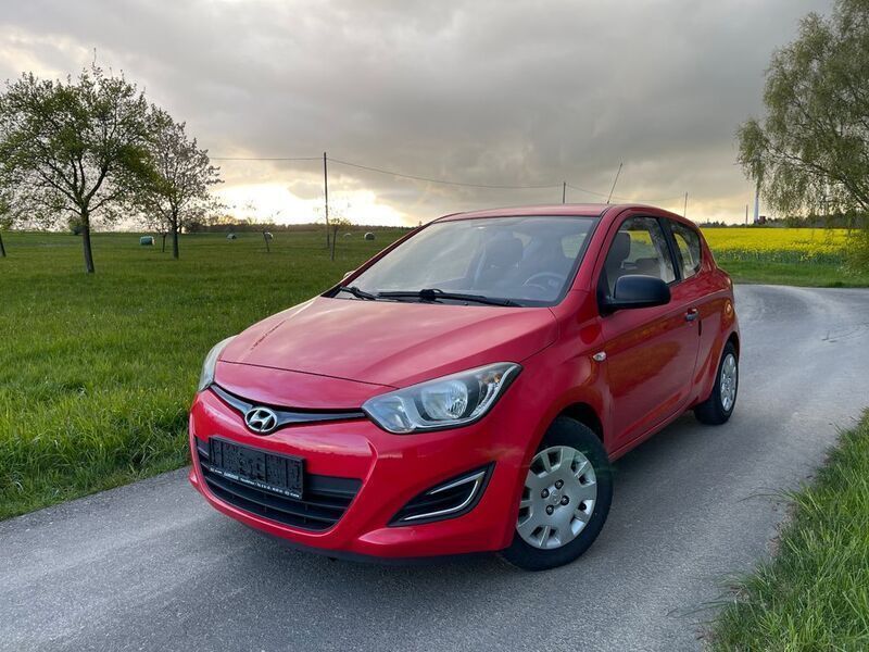 Rot Gebraucht 2013 Hyundai i20 Edition | 2.500 € (Fairer Preis) - Bild 1/4
