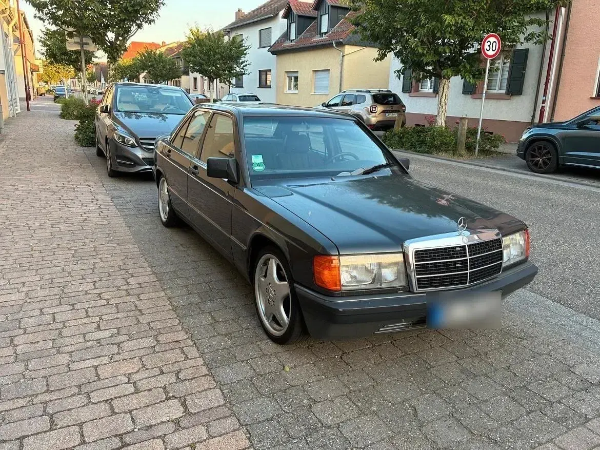 Gebraucht Mercedes 190 1988 Schwarz Limousine