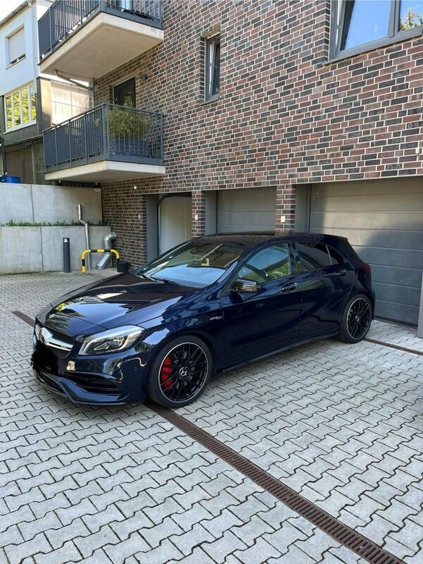 Blau Gebraucht 2017 Mercedes A45 AMG AMG Limousine | 33.450 € (Fairer Preis) - Bild 1/4