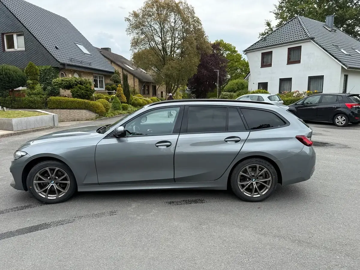 Gebraucht BMW 318 Shadowline 150 PS (110 kW) 2022 Grau Kombi