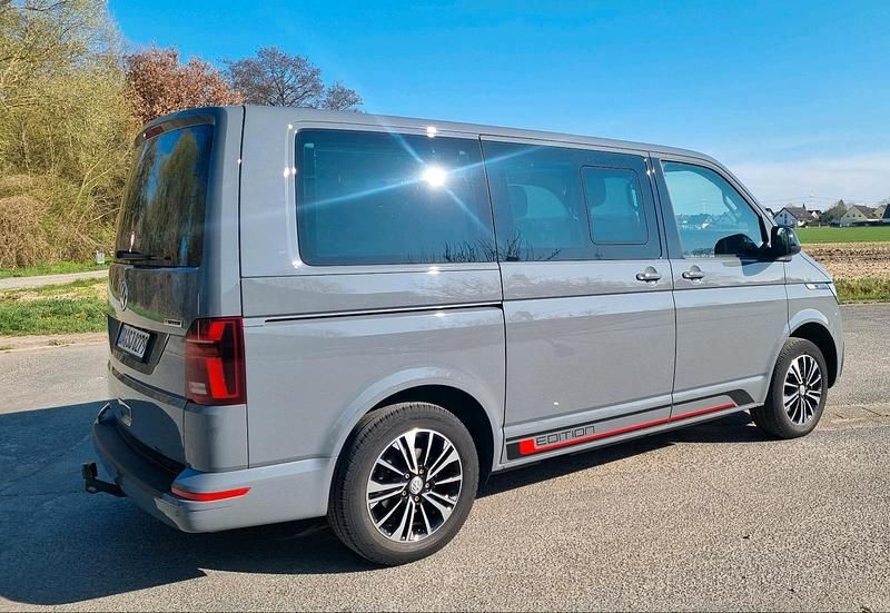 Gebraucht VW Multivan Comfortline 199 PS (146 kW) 2021 Grau Van