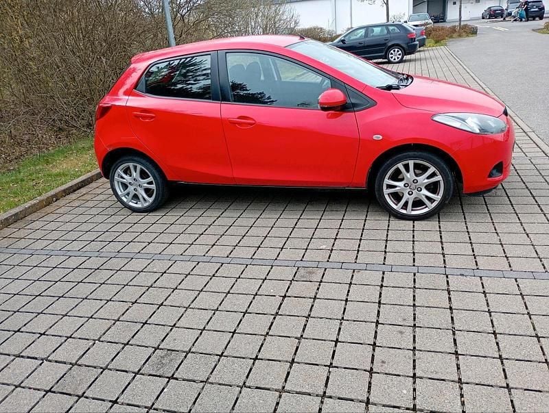 Gebraucht Mazda 2 86 PS (63 kW) 2009 Rot Kleinwagen