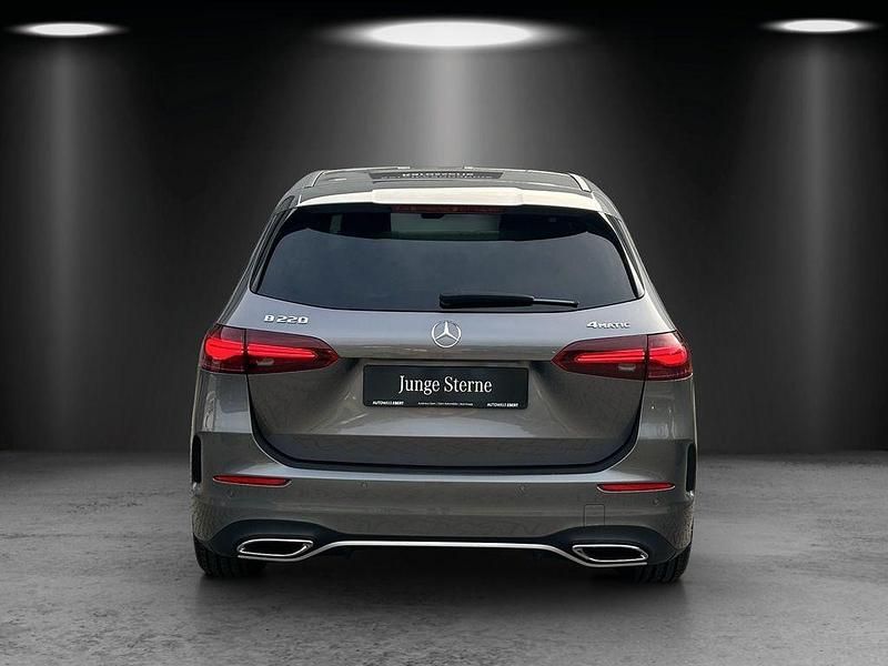 Gebraucht Mercedes B220 AMG 190 PS (139 kW) 2023 Mountaingrau Van / Kleinbus