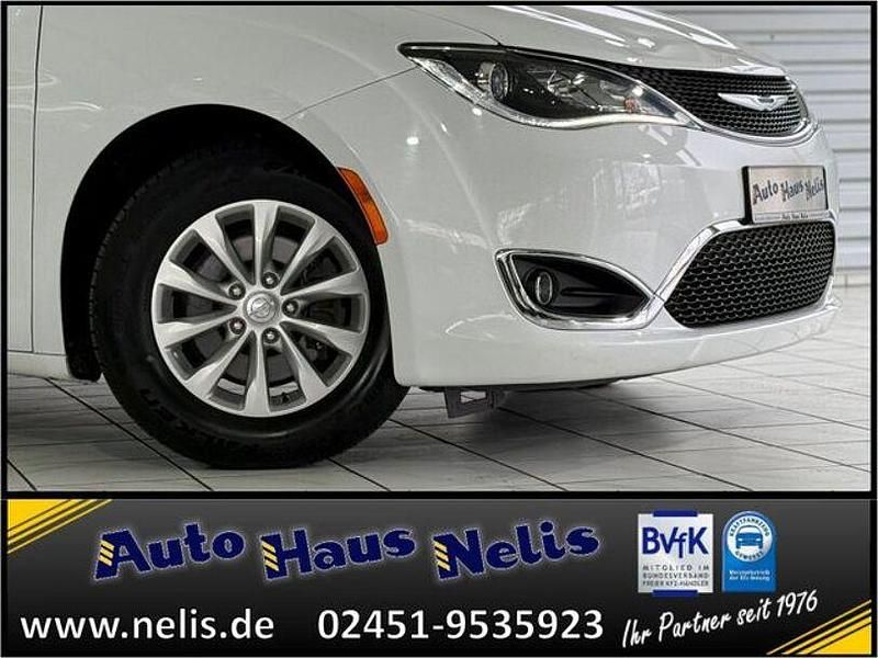 Gebraucht Chrysler Pacifica 291 PS (214 kW) 2016 Weiß Van / Kleinbus
