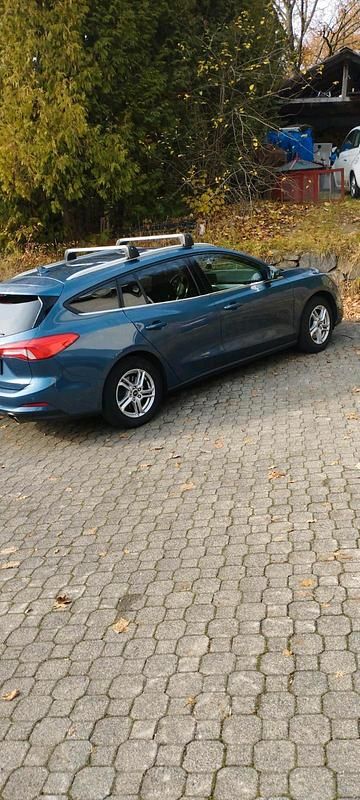 Gebraucht Ford Focus Cool & Connect 101 PS (74 kW) 2020 Blau Kombi