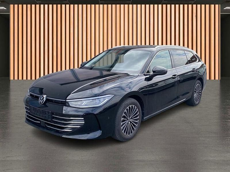 Gebraucht VW Passat Elegance 150 PS (110 kW) 2025 Black magic Kombi