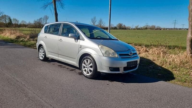 Gebraucht Toyota Corolla Verso 129 PS (94 kW) 2005 Silber Van / Kleinbus