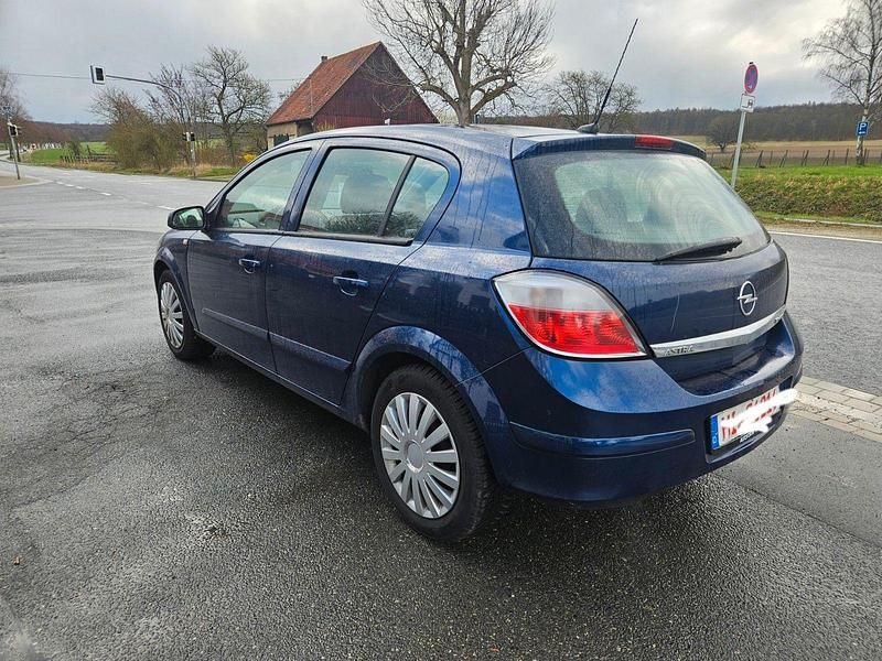 Gebraucht Opel Astra Edition 105 PS (77 kW) 2006 Blau Limousine