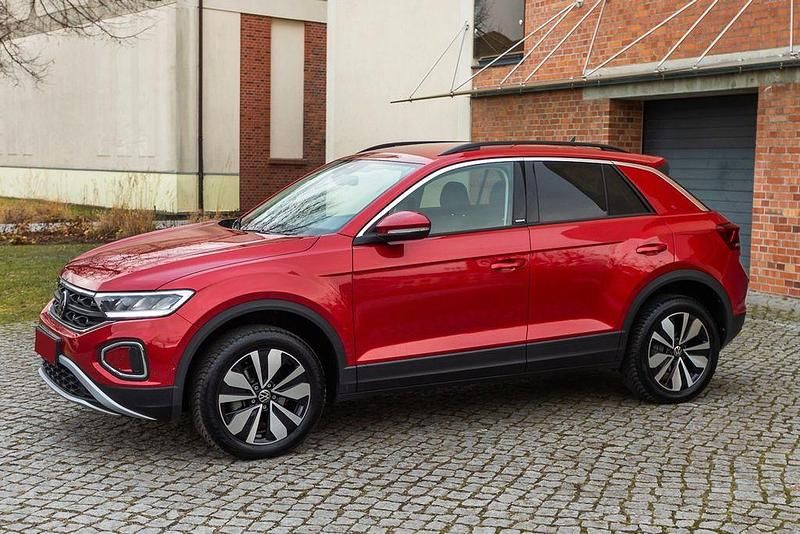 Gebraucht VW T-Roc Move 150 PS (110 kW) 2024 Rot SUV