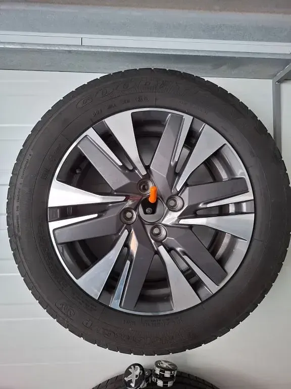 Gebraucht Peugeot 2008 Active 110 PS (80 kW) 2016 Weiß SUV